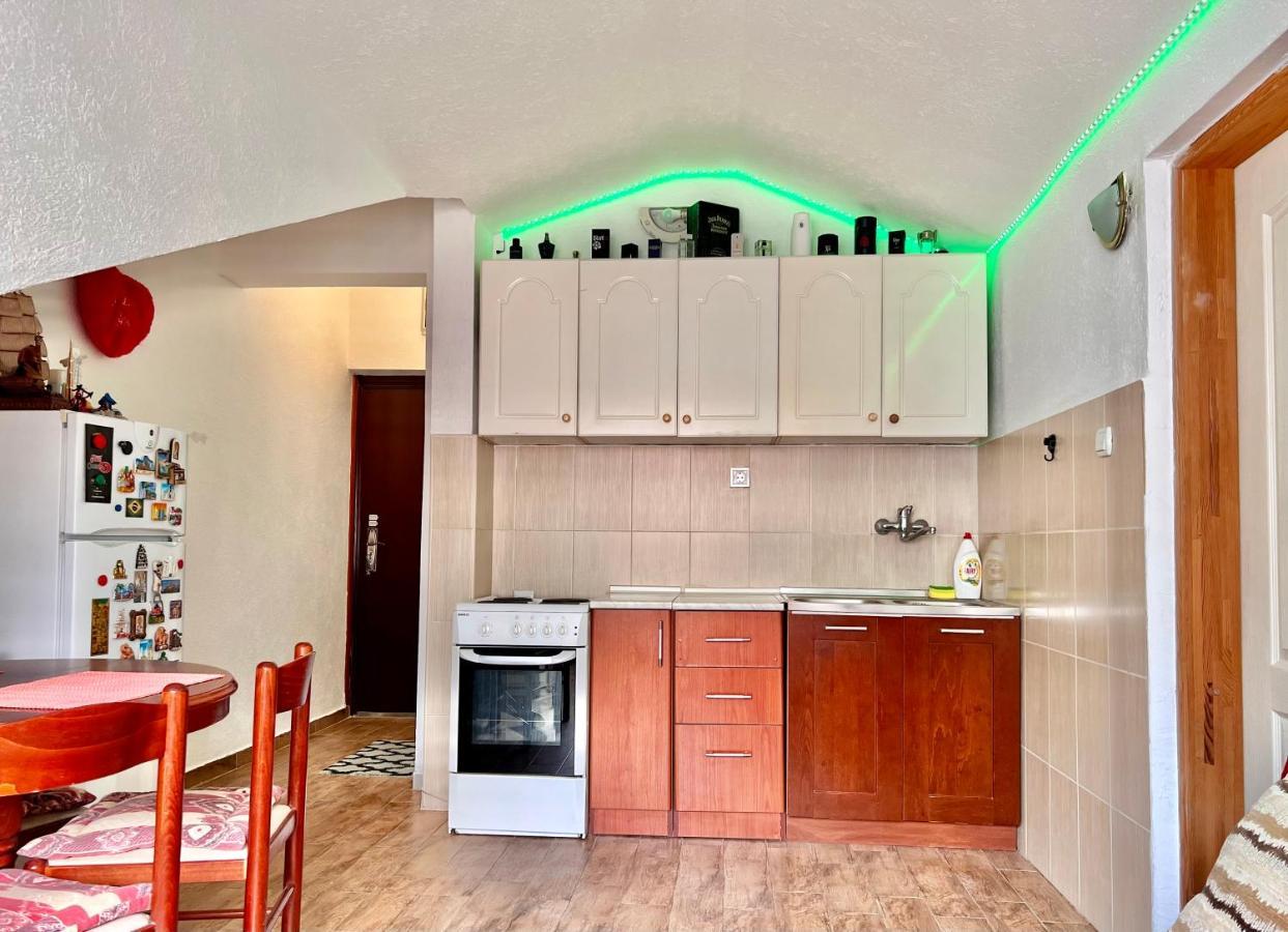 Apartment Apartment Mark